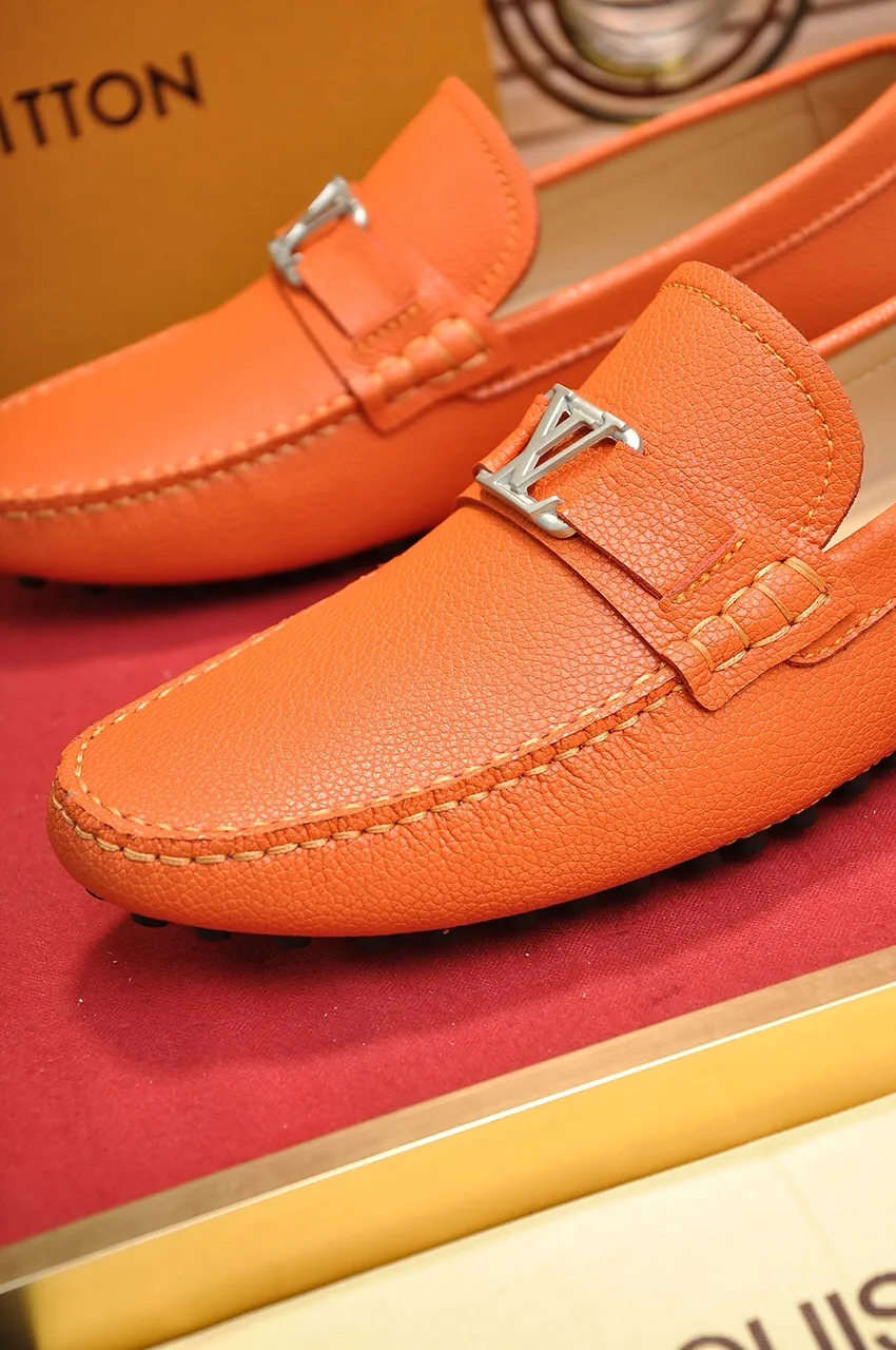 Men's men's shoes 💰420💶 [LV Doudou shoes] (water-dyed cowhide lining) new model is on the market, available on the official website. The new Doudou shoes are processed into single-color materials, and the uppers are made of imported horsehide leather. The body of the shoe is fully hemmed with mark thread, and is lined with imported original cowhide leather. The elegant shoe shape is super suitable for all-matching, and the size is 38-44.